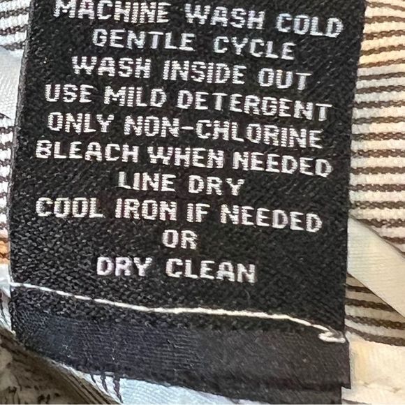 Willi Smith Size 10 Brown & White Pin Striped Capris - Picture 8 of 8